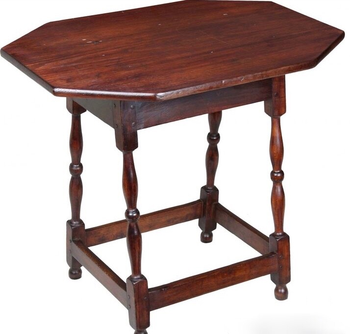 Very Rare, Early New England Octagonal Tavern Table, First half 18th century