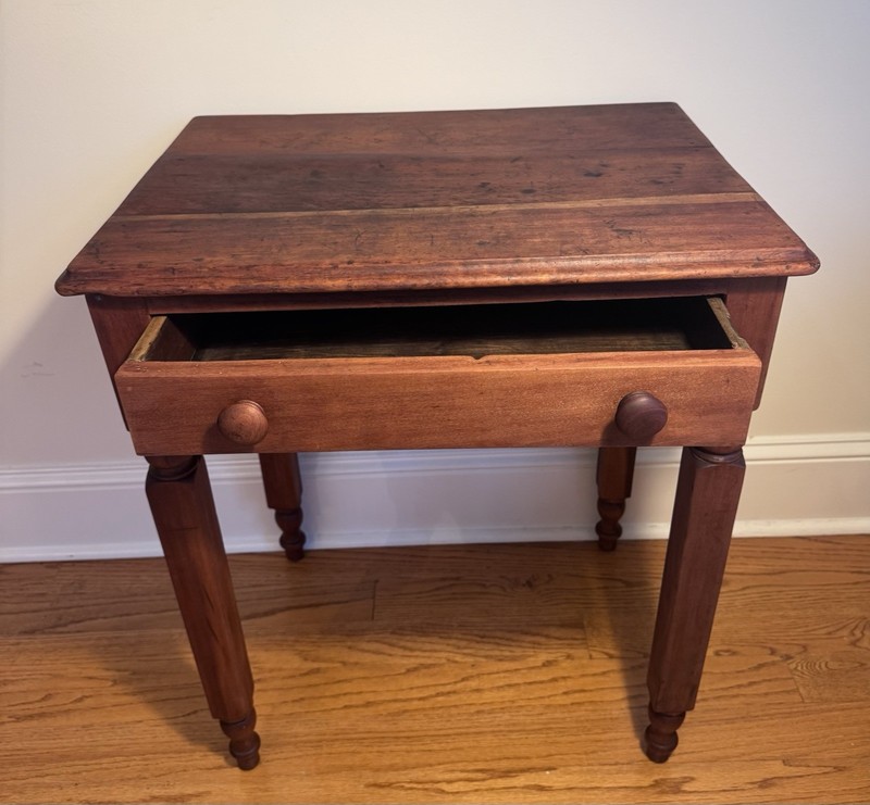 Antique Sheraton-style Solid Cherry One-drawer Stand With Tapered Legs gallery