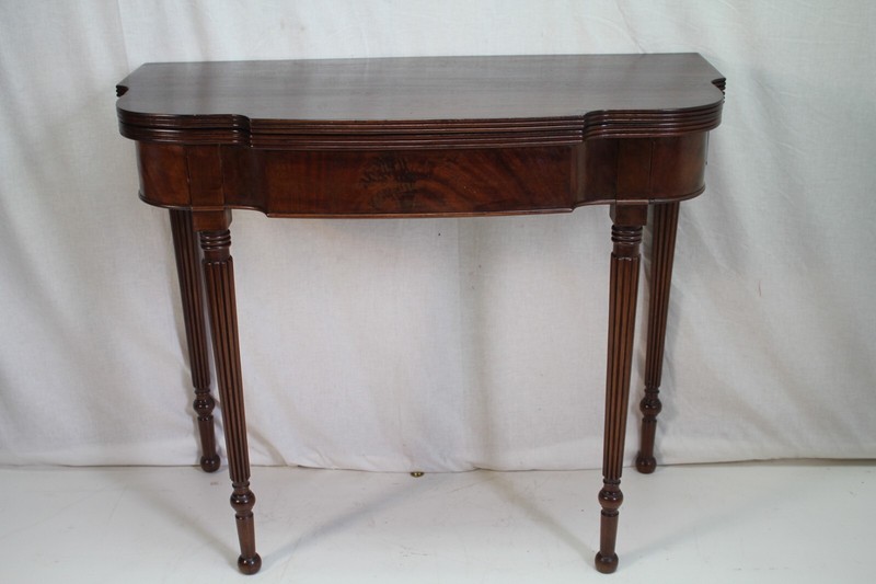 Exquisite 1920s American Sheraton Mahogany Console Table - Antique Elegance gallery