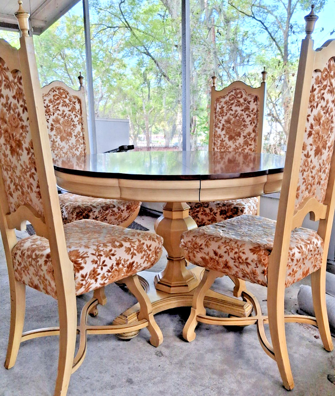 1950’s Italian Baroque Rococo Dining table with 4 Chairs