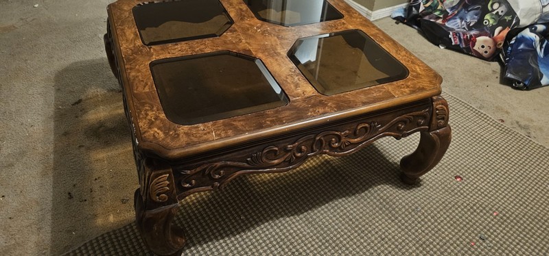 CARVED Solid WOOD CENTER TABLE w/ 4 BEVELED GLASS INSERT LOVELY