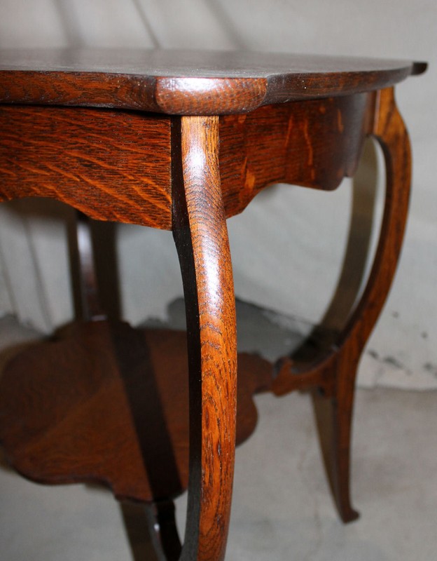 Antique Oak Parlor or Lamp Small Table – Quarter Sawn Oak – Stylish gallery