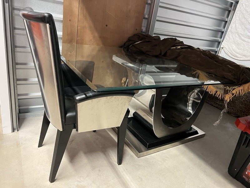 Glass Table With 6 Leather Chair