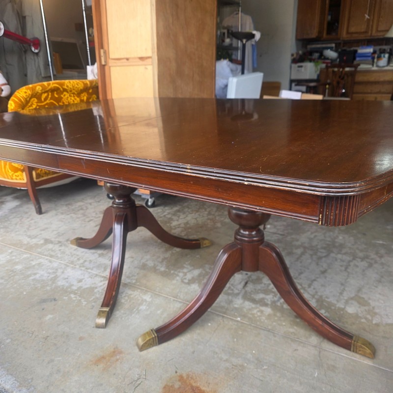 Mahogany double pedestal dining table splayed legs and brass toe caps
