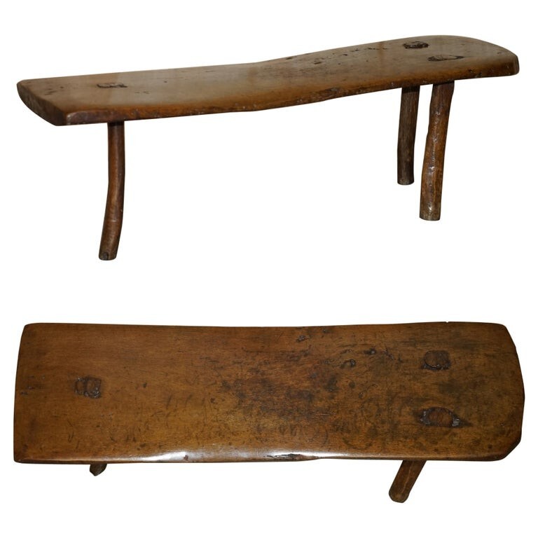 PRIMITIVE ANTIQUE 1740 SPANISH 18TH CENTURY THREE LEGGED BENCH OR COFFEE TABLE