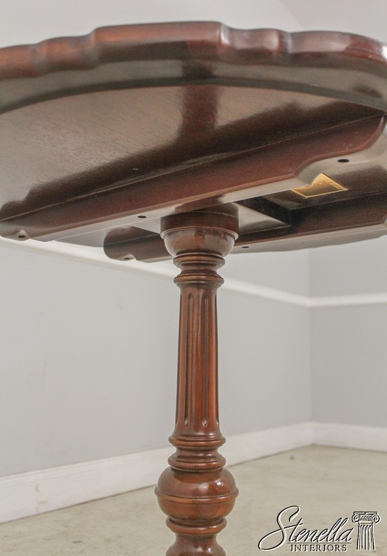 L56358EC: CENTURY Sutton Collection Chippendale Mahogany Clawfoot Lamp Table gallery