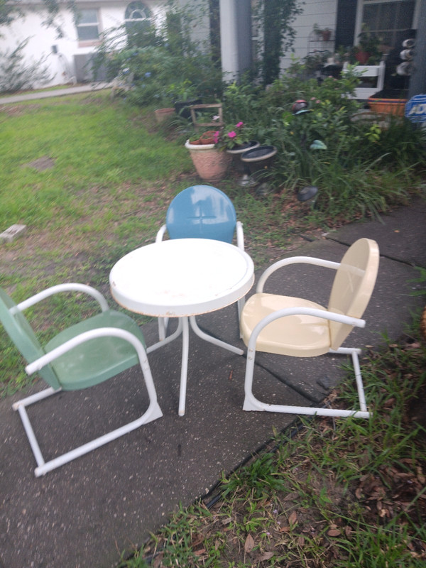 c hild Size Vtg MCM style 4 pc Table & Chairs Set Patio Metal Pick Up Orlando Fl gallery
