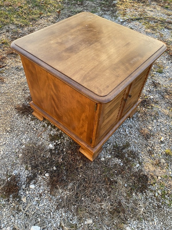 Ethan Allen Heirloom Maple Nutmeg Record Cabinet Holder End Table gallery