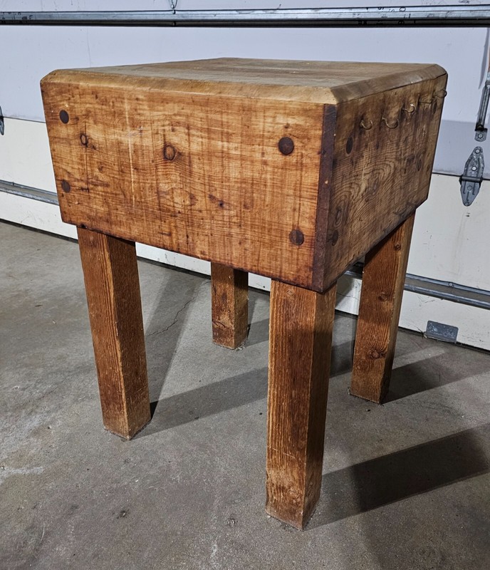 Vintage HEAVY 24″L X 24″W X 35″H Solid Wood Professional Butcher Block