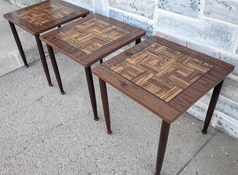 3 Vtg Mid Century Inlaid Woodgrain Laminate Stacking Nesting Snack End Tables gallery