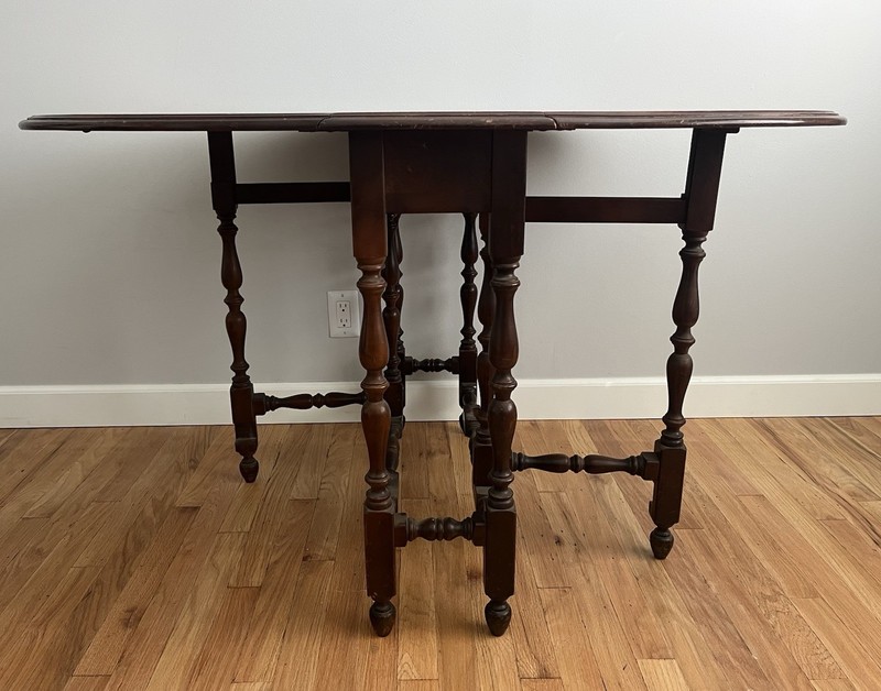 Antique William & Mary Solid Wood Gateleg Drop Leaf Folding Table- Read Details gallery