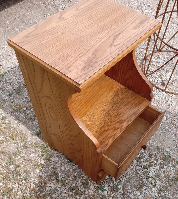 Mid Century Oak Formica Top Nightstand (1 Nightstand) (NS138) gallery