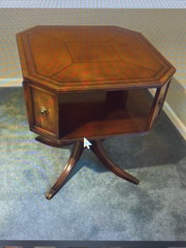 Vintage HENREDON HERITAGE MAHOGANY END TABLE