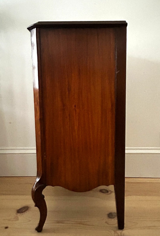 Vtg French Provincial Style Mahogany Veneer Marquetry Nightstand gallery