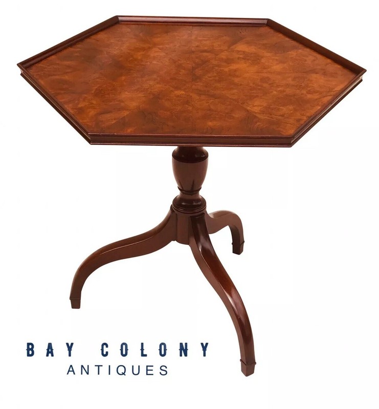ANTIQUE GEORGIAN STYLE HEXAGONAL BURLED WALNUT STAND / TEA TABLE ON SPIDER LEGS