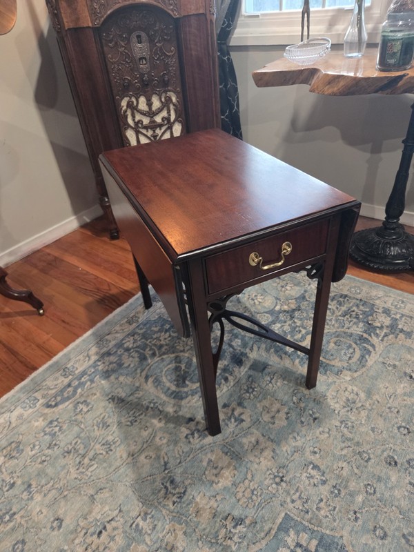Councill Craftsman Chippendale Mahogany Pembroke Table gallery