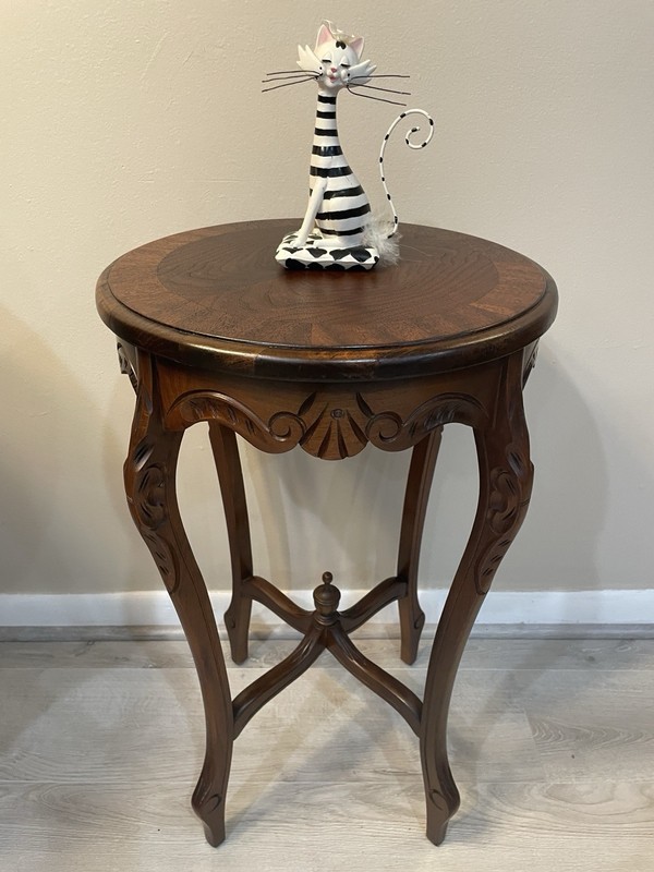 VTG Queen Anne Victorian Round Side Table French Parlor Carved Wood End Stand gallery