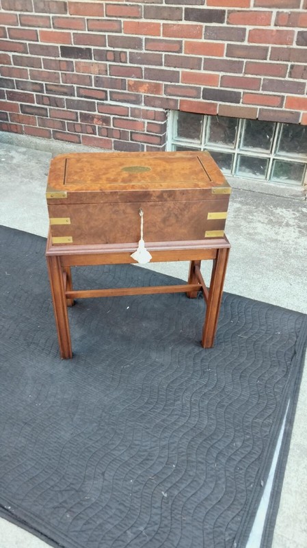 Southampton Burled Lap Top Desk Style Stand