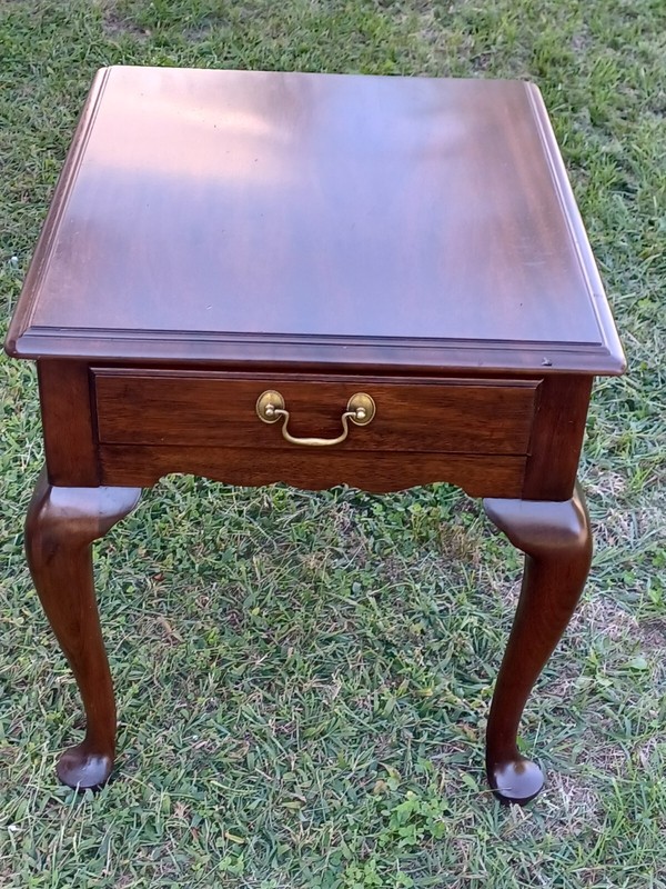 Vintage HENKEL-HARRIS Mahogany End Table Night Stand 1 drawer Queen Anne #5412 gallery
