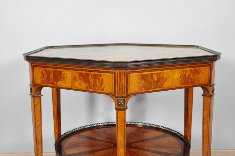 English Lemon and Walnut Magnifying Glass Hexagonal Pedestrian, circa 1880 gallery