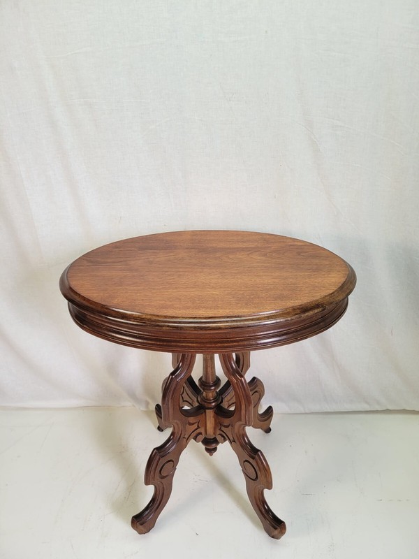 19th Century American Victorian Solid Walnut Oval Accent Table on Casters