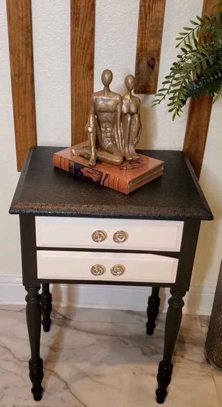 Vintage Table/Night Stand/Side Table/Furniture