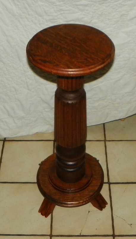 Quartersawn Oak Pedestal Plant Stand (PS90)