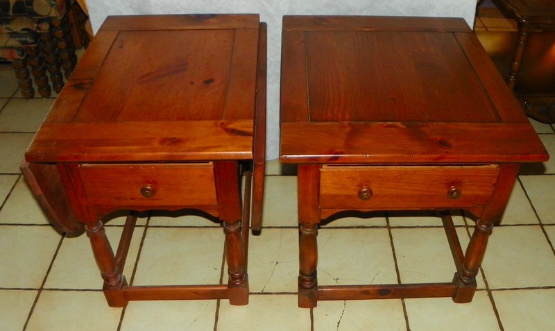 Mid Century Mersman Pine End Table / (1 table) (ET28)