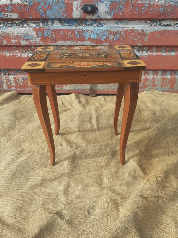 Small Music Box Table gallery