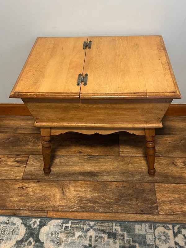 50s VTG Mid-century Heywood-Wakefield dough box side table #0402 24.75x21x20” gallery