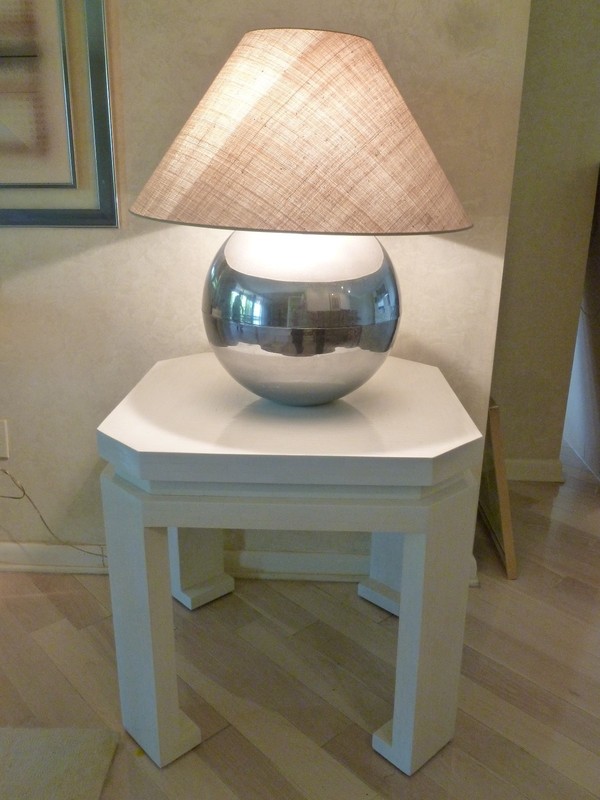 CHIC 1970’S TESSELLATED BONE MANDARIN LAMP TABLE