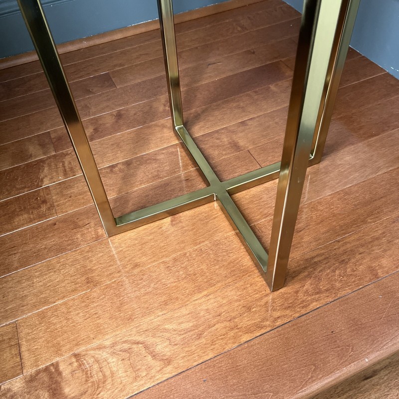 Kravet Salida Round End Table With Natural White Agate Tabletop gallery