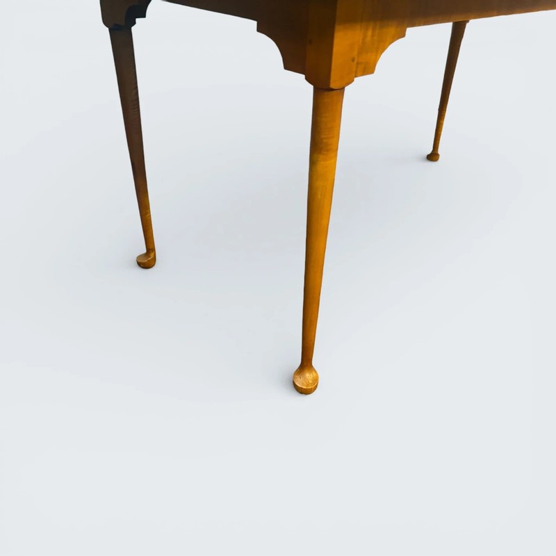 Eldred Wheeler Queen- Anne Style Tiger Maple Dining Table gallery