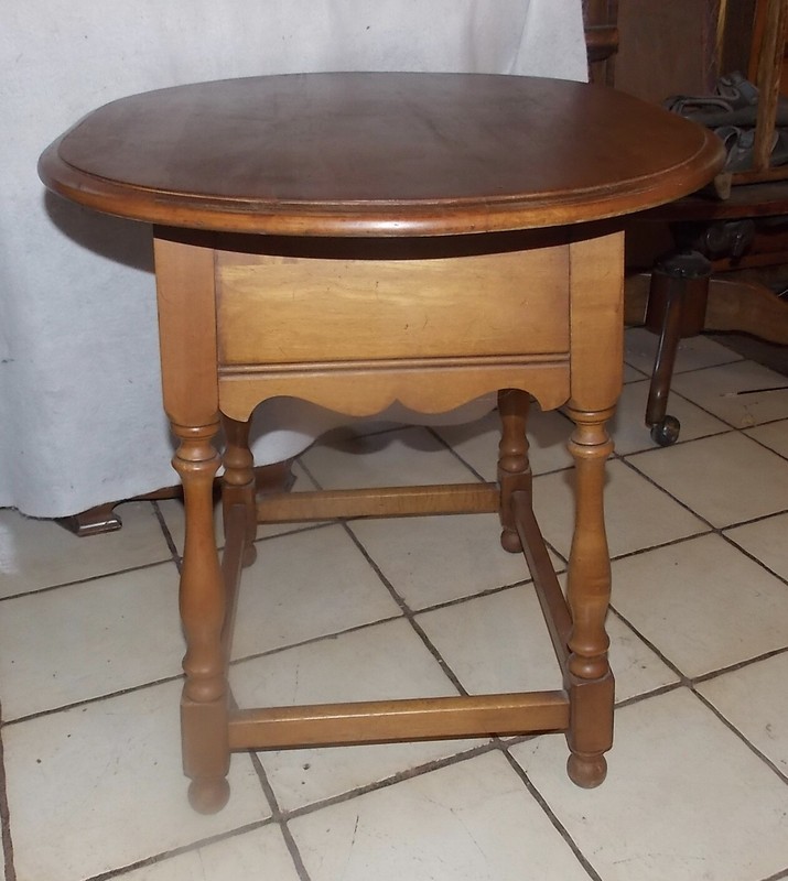 Mid Century Oval Maple End Table / Side Table by Drexel (ET13) gallery