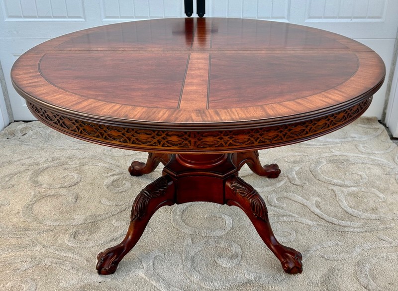 VTG. Carved Banded Inlaid Mahogany Regency Style Round Dining Table gallery