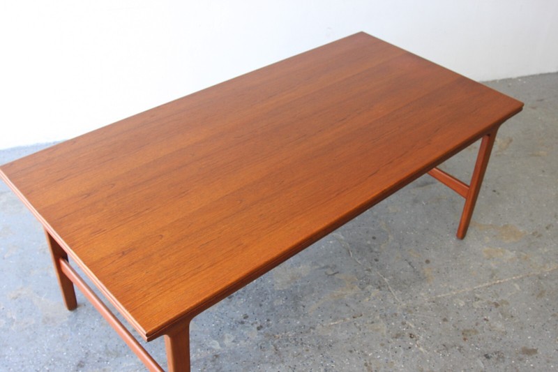 XL Danish Mid Century modern dining table attrib to Borge Mogensen gallery