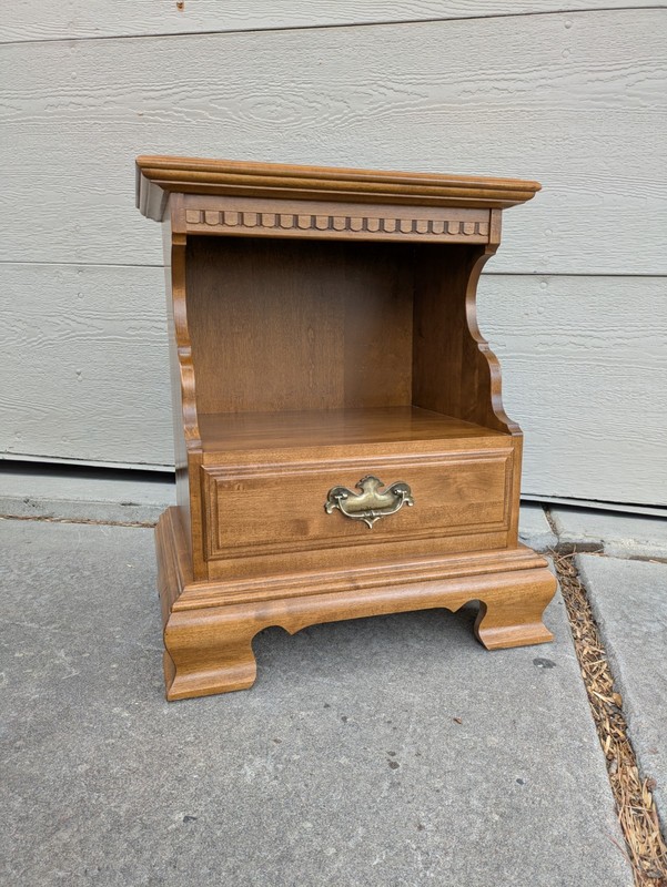 Vintage Ethan Allen Classic Manor Maple Wood End Table Nightstand 10-5206 gallery