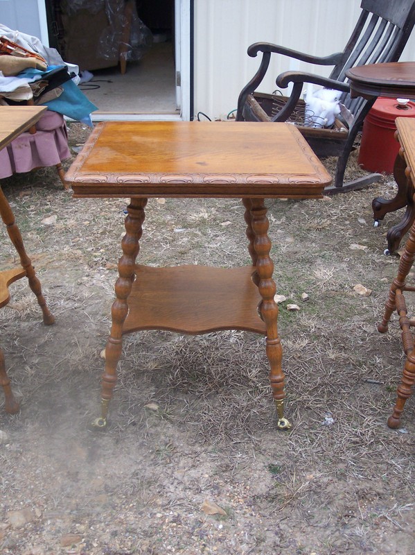Carved Quartersawn Oak Turned Leg Parlor Table Center Table (PRT15)