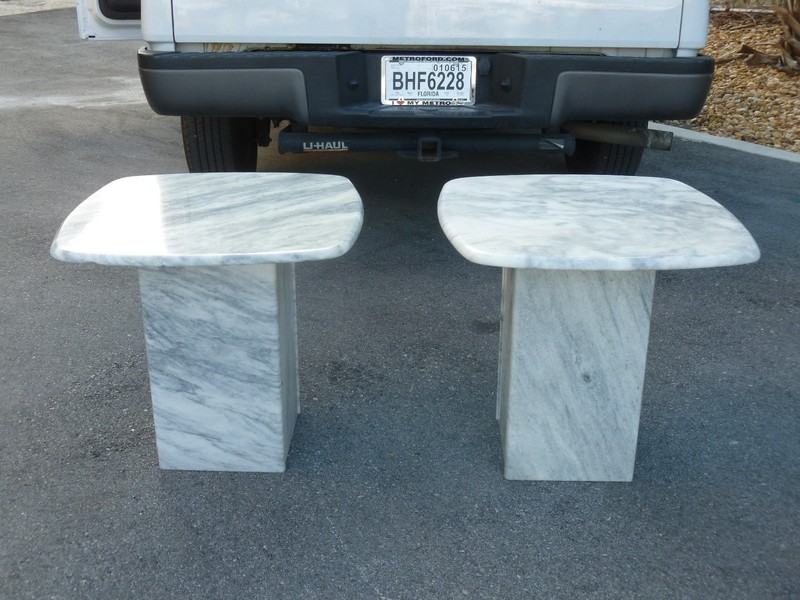 PAIR OF1970’S MODERNIST WHITE CARRERA MARBLE MUSHROOM TABLES
