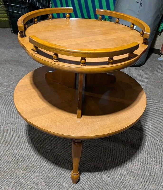 1970's Ethan Allen Heirloom Maple 2 Tier Spindle Side Table gallery