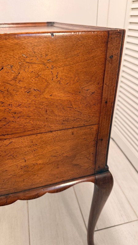 Vintage Queen Anne Side Table Walnut Veneer Cabriole Legs Wood Accent Nightstand gallery