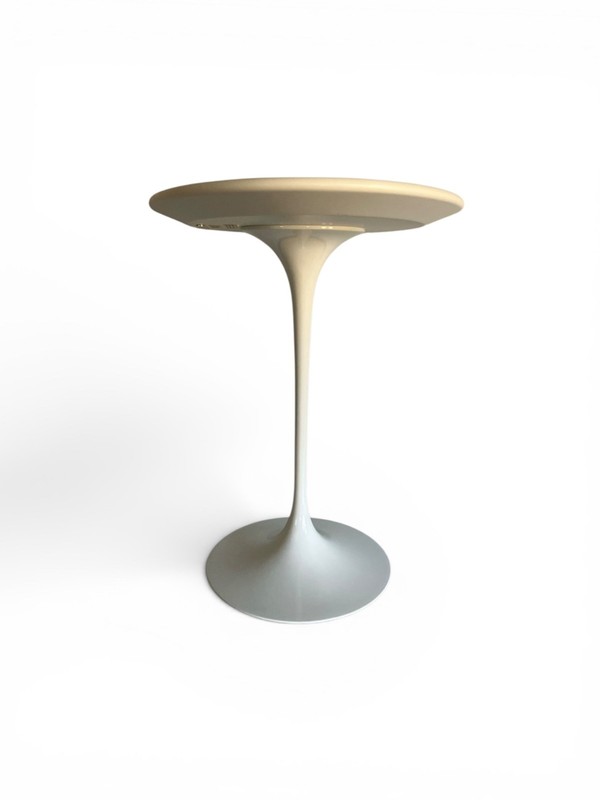 Signed Eero Saarinen for Knoll, Tulip End Table MCM, Made in Italy, White, MINT gallery