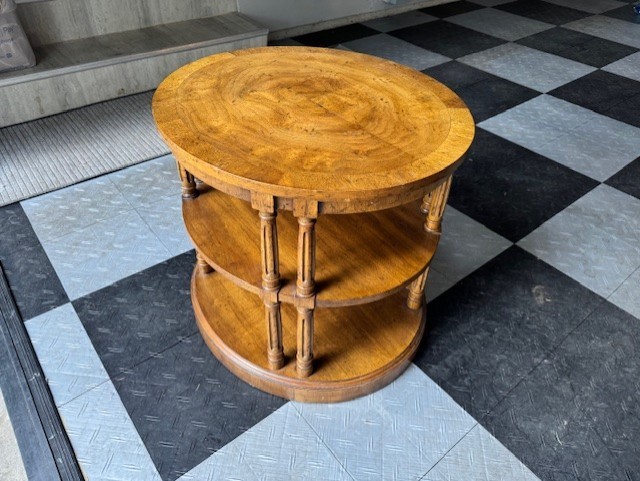 Beautiful Henredon Oval Burl Walnut 3 Tier End Table, great condition!