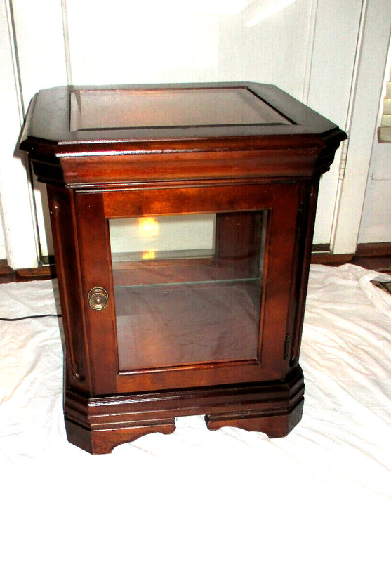 Vintage Curio Cabinet French Provincial Mahogany ~LIGHTED~ Side Table Display