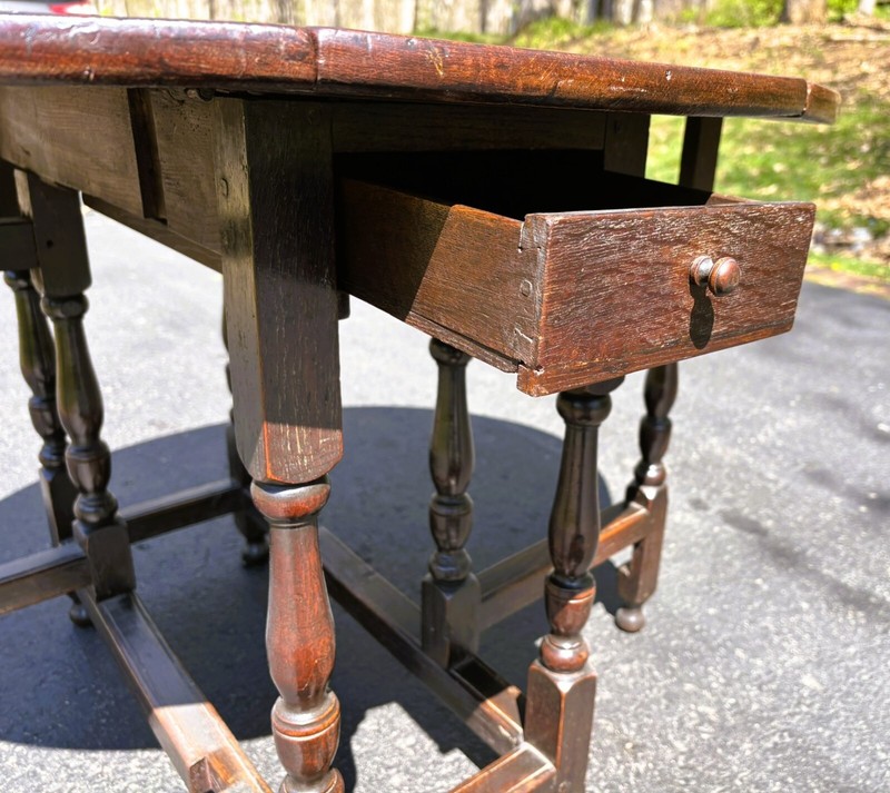 18th Century William and Mary Oak Gateleg Table -- Shipping Available gallery