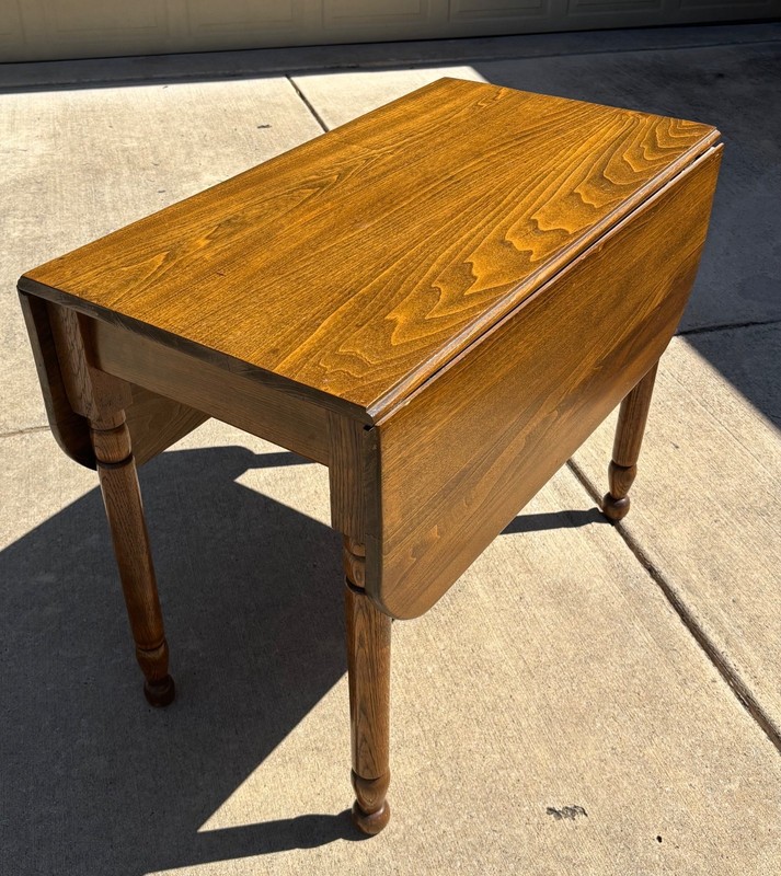 Antique Drop Leaf Table 36”x20” Closed, 36”x44” Open, 29” Tall