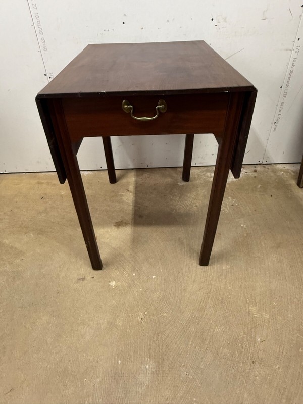 antique Philadelphia Chippendale Mahogany Marlborough leg Pembroke table 18th gallery