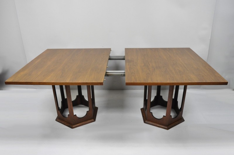 Harvey Probber Style Walnut Mid Century Modern Sculptural Pedestal Dining Table gallery