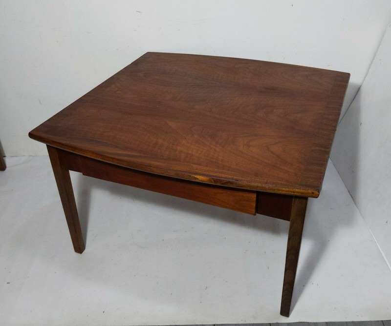 Vintage Mid Century Modern Distinctive Furniture Stanley Walnut Wood End Table B