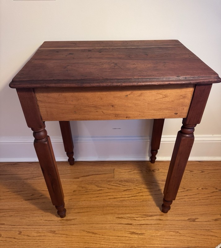 Antique Sheraton-style Solid Cherry One-drawer Stand With Tapered Legs gallery